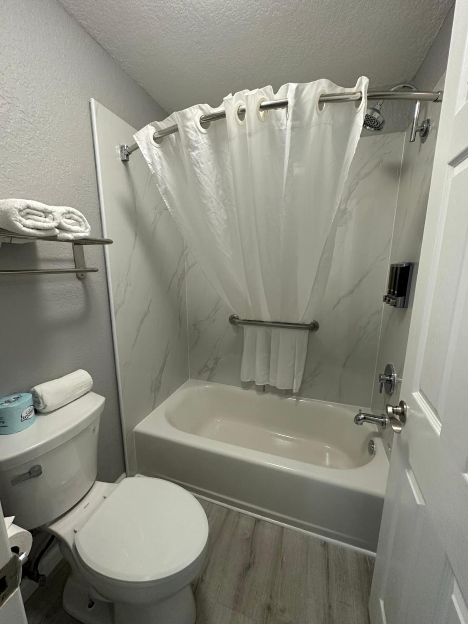 Lantern Inn & Suites - Sarasota South Bradenton Eksteriør billede