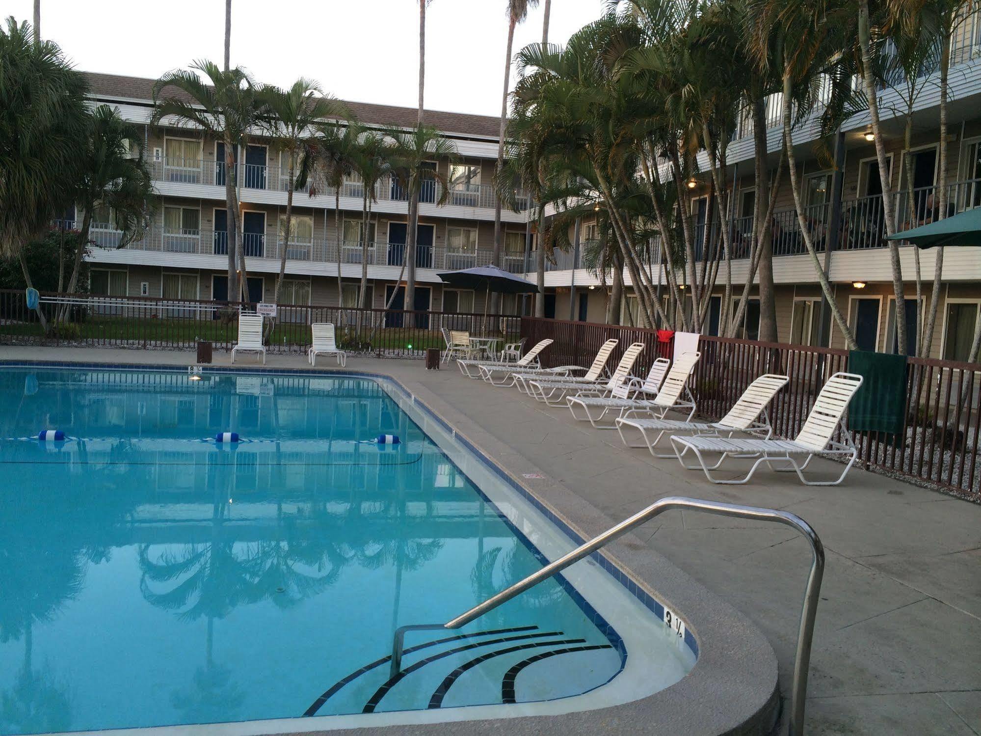 Lantern Inn & Suites - Sarasota South Bradenton Eksteriør billede